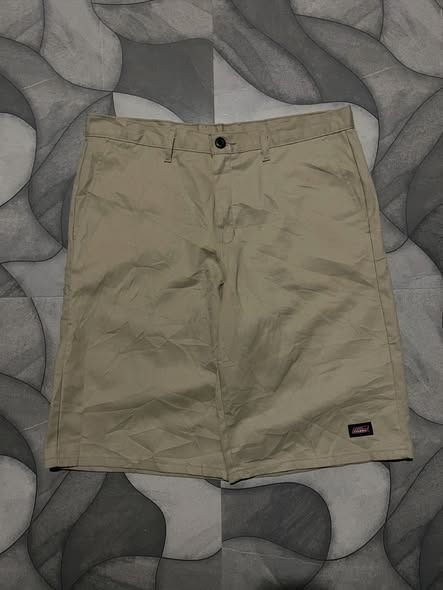 DICKIES DOUBLE PATCHED MULTI-POCKET SHORTS (Category: Shorts) located in Tabaco. Submitted by touchbytats (Listing ID 1467501306, Image 1). Description: size: 36 length: 23.5 leg hole: 12 issue: stain / need to iron 📍Shipping fee is shouldered by the buyer NOTE: 📍Please manage your expectation. 📍These are thrifted items, already washed and ready to wear. However, some pieces may have stains that can be removed with washing. 📍Minor signs of we