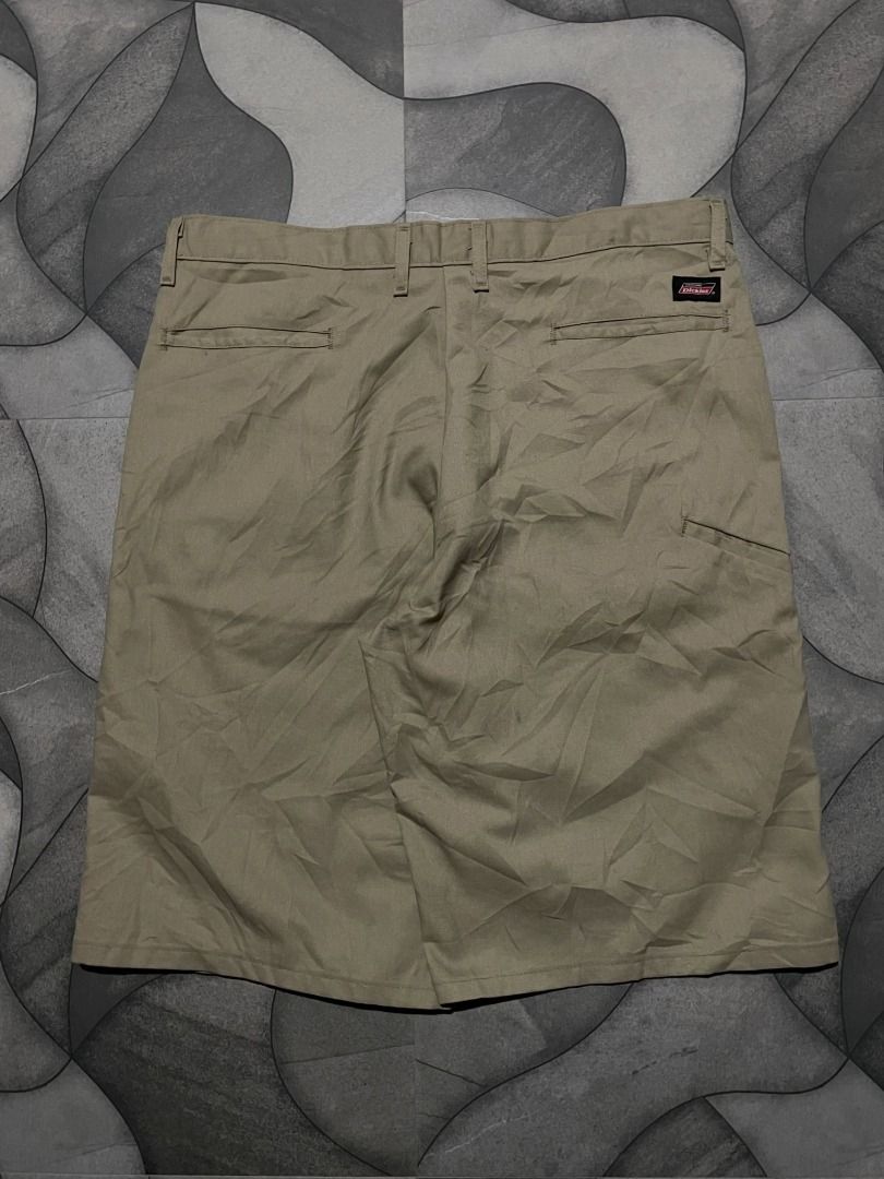 DICKIES DOUBLE PATCHED MULTI-POCKET SHORTS (Category: Shorts) located in Tabaco. Submitted by touchbytats (Listing ID 1467501306, Image 3). Description: size: 36 length: 23.5 leg hole: 12 issue: stain / need to iron 📍Shipping fee is shouldered by the buyer NOTE: 📍Please manage your expectation. 📍These are thrifted items, already washed and ready to wear. However, some pieces may have stains that can be removed with washing. 📍Minor signs of we
