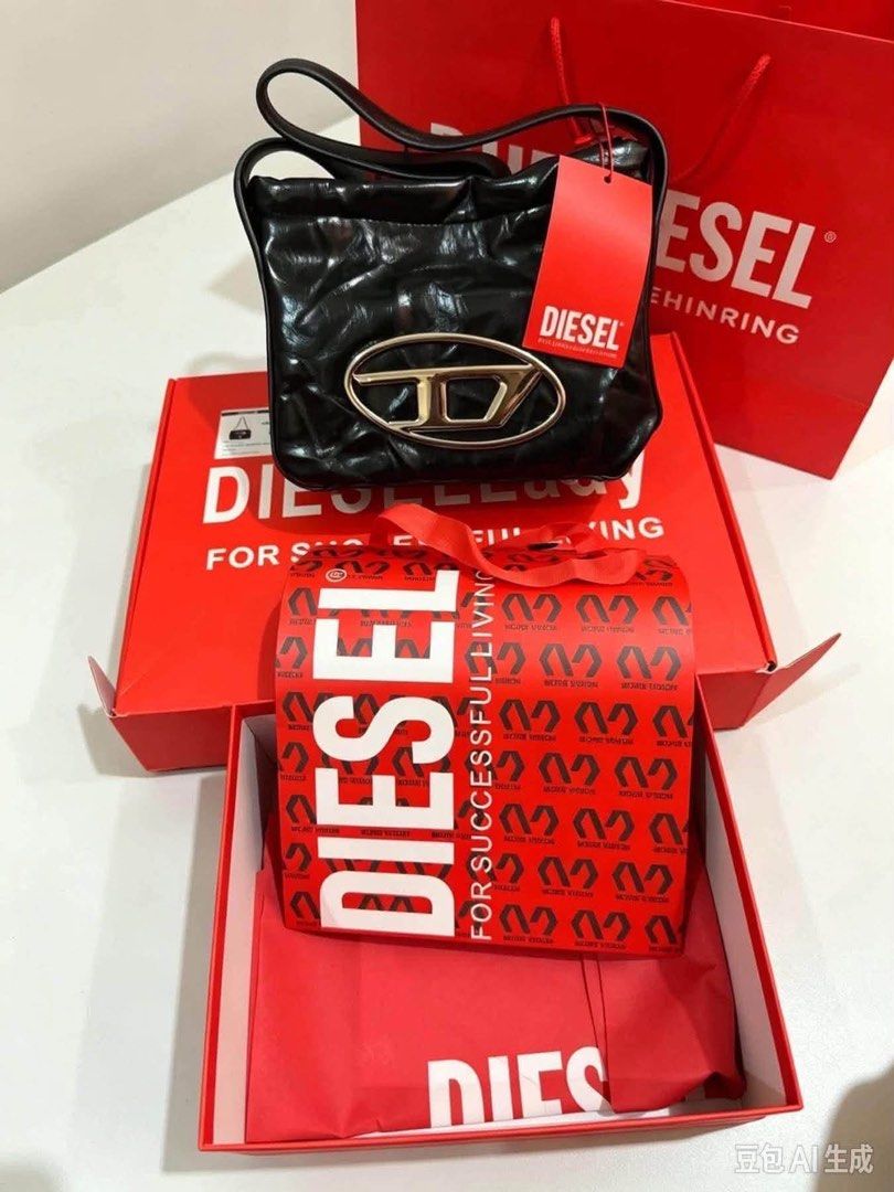 DIESEL Shoulder Bag White & Black (Category: Shoulder Bags) located in Paranaque City. Submitted by mmacita (Listing ID 1467509798, Image 2). Description: - Brand new - Complete full-set: Red box, dust bag, and paper gift bag - 100% gift-ready and premium quality ✨ ₱699 .