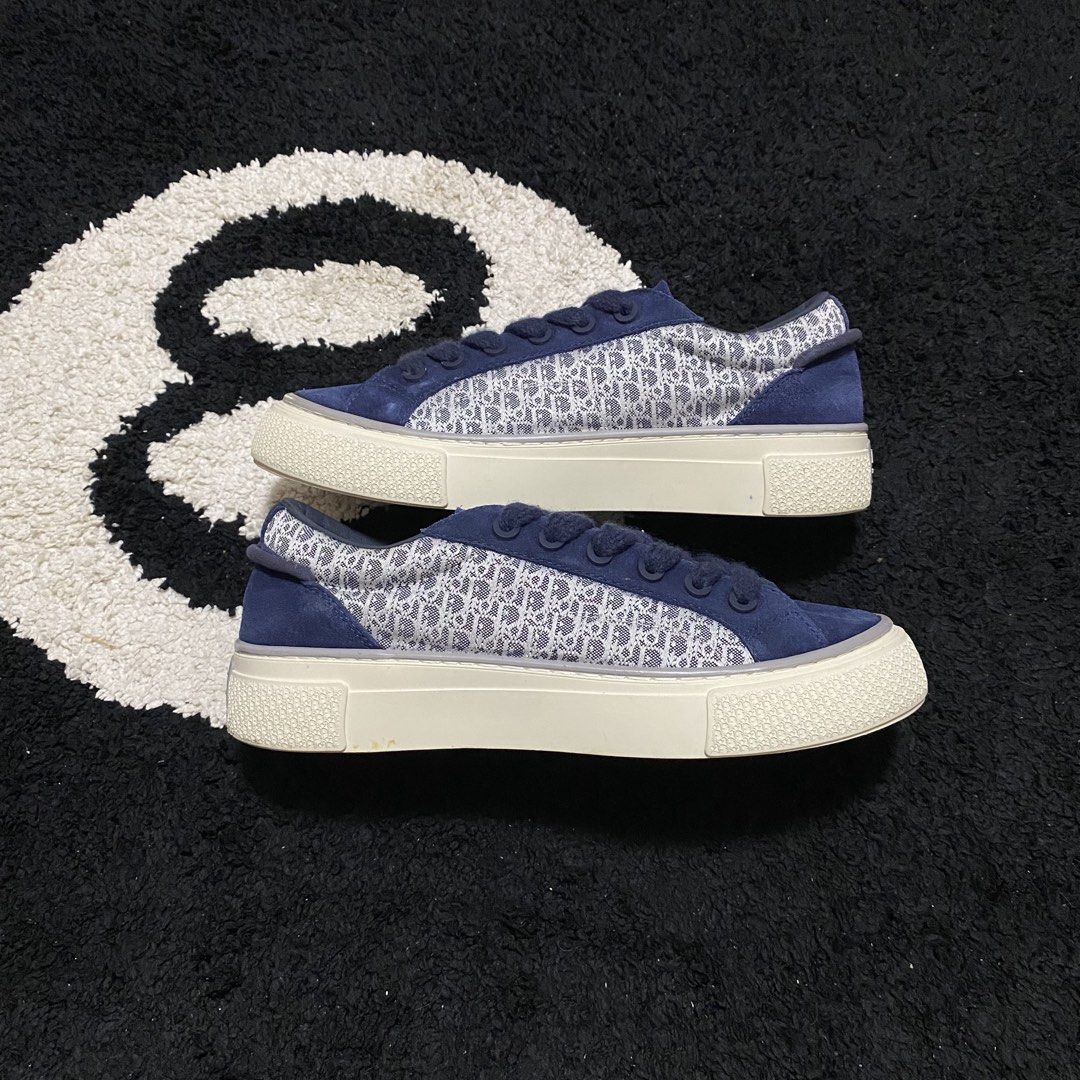 Dior B33 (Category: Sneakers) located in Danao, Cebu. Submitted by sneaks_cebu (Listing ID 1467411197, Image 1). Description: Dior B33 Navy Size 43eur 27.5cm -minor scratch Php 1,950.