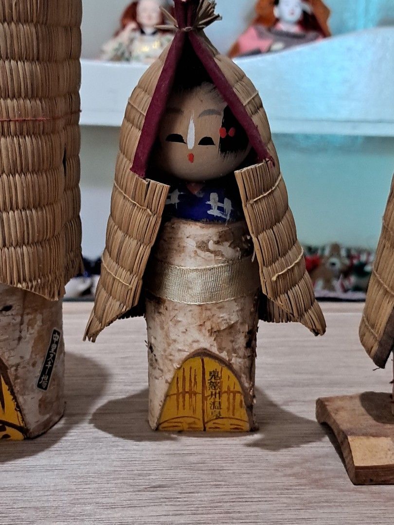 Display (Category: Vintage Collectibles) located in Cavite. Submitted by secretjapansurplus (Listing ID 1467415076, Image 3). Description: all in 200 pesos.