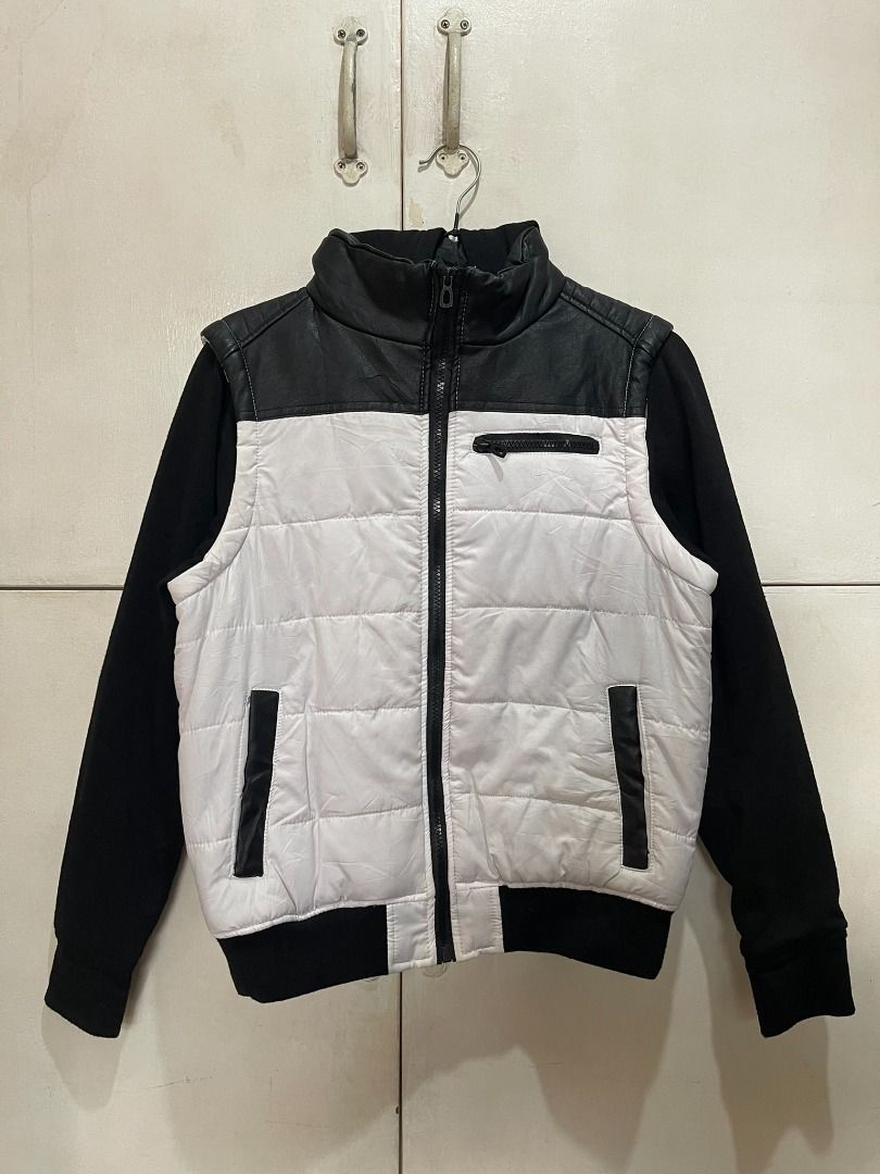 DISTORTION BLACK & WHITE HOODIE JACKET (Category: Coats, Jackets and Outerwear) located in Manila. Submitted by ako.si.lemmor (Listing ID 1467425928, Image 1). Description: This item is authentic but thrifted, manage your expectation. Dimes: 19X23 (XS) Color rate: 8/10 Issue: Leather tear sa front part Shipping at your own cost or pickup Mandaluyong..