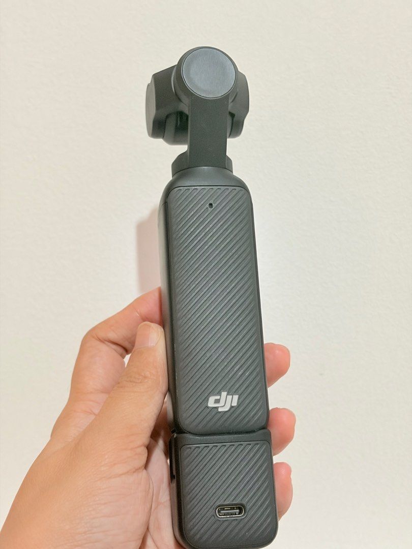 DJI Osmo Pocket 3 (Category: Video Cameras) located in Manila. Submitted by prelovedpieces.ph (Listing ID 1467565038, Image 2). Description: Lightly used, mostly for travels • In very good condition • No issues, 100% working • Complete with original accessories: battery handle, protective cover, DJI stand, type C cable • Well taken care of and properly stored • RFS: Not being used anymore PM me for more photos/videos and more details. 😊.