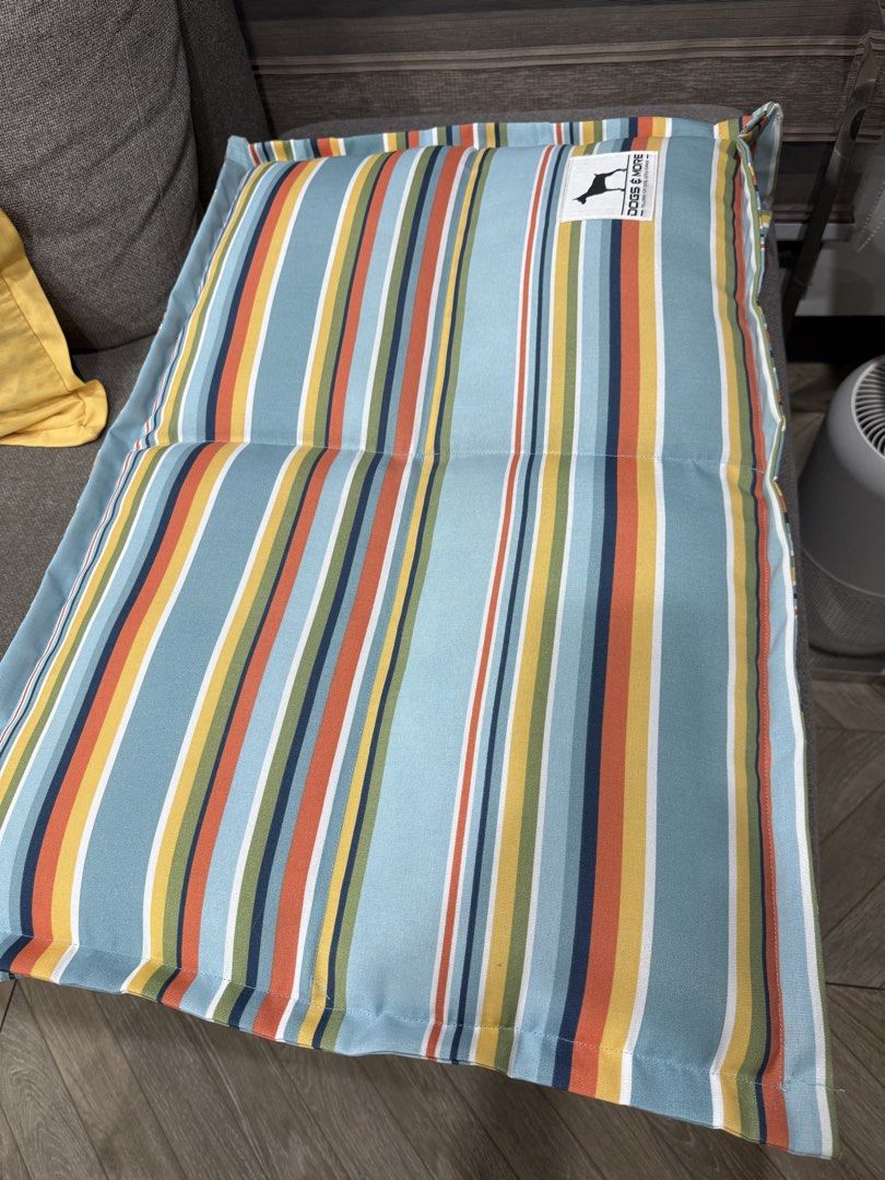 Dog pillow (Category: Homes & Other Pet Accessories) located in Manila. Submitted by hantan1022 (Listing ID 1467469234, Image 3). Description: Slightly used Dog Pillow Dimensions: 50cm width x 75cm length x 10cm height.