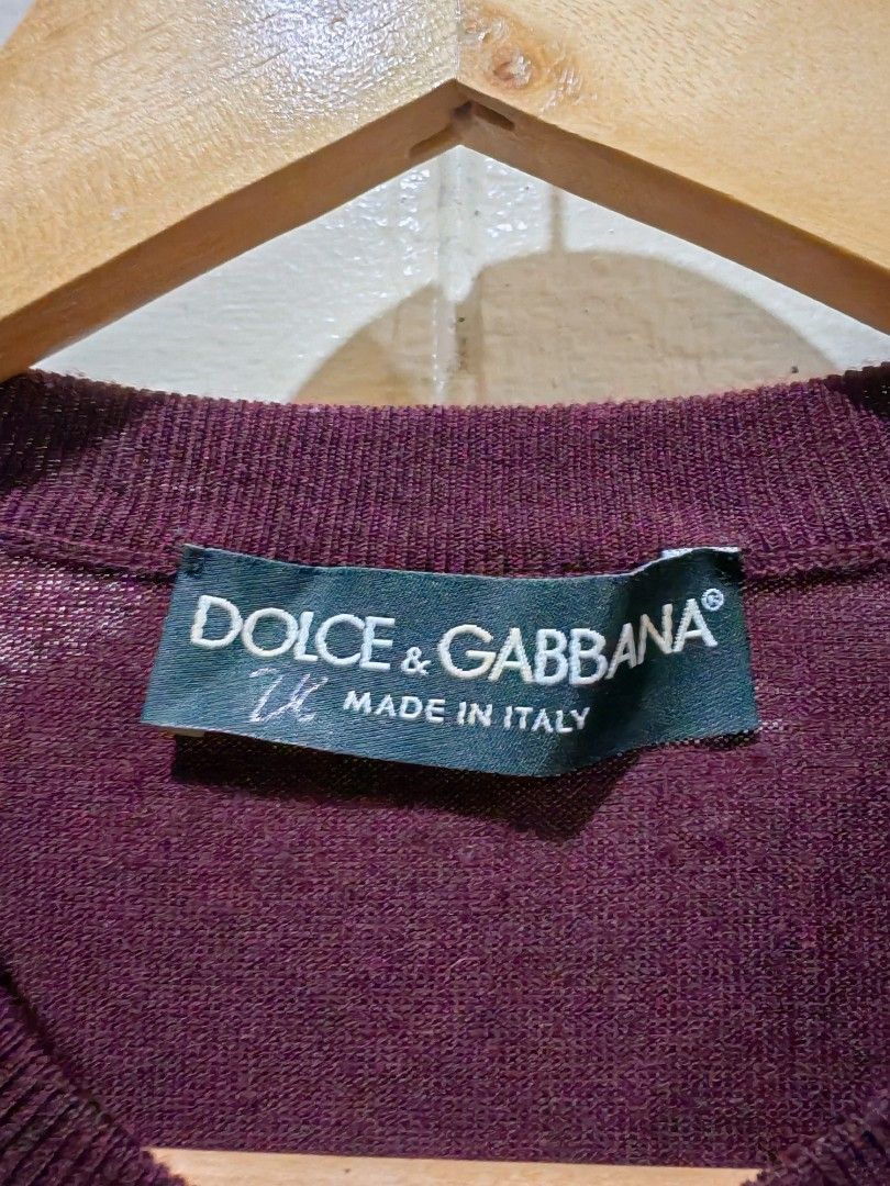 DOLCE & GABBANA (Category: Longsleeves) located in Makati City. Submitted by kuya_uwi_kana (Listing ID 1467474885, Image 3). Description: DOLCE & GABBANA PIT TO PIT - 15.5 LENGTH - 25 SHOULDER - 12.5 SLEEVES - 26.