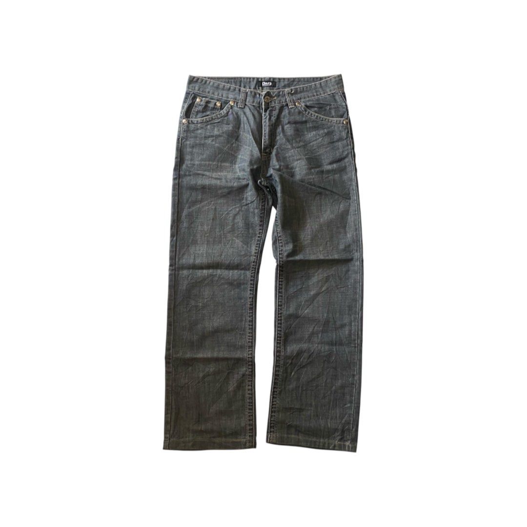 Dolce & Gabbana Logo Patch Back Design Wide Denim Jeans (Category: Jeans) located in Manila. Submitted by finofindthisart (Listing ID 1467408478, Image 1). Description: Length 40 Width 34 Hem 9 Measured it by inches Issue: N/A This is a pre-loved/thrifted items and may show minor signs of issue due to its vintage nature. Kindly manage expectations. No refunds or exchanges will be accepted. 📍Pasay City DM for inquiries..
