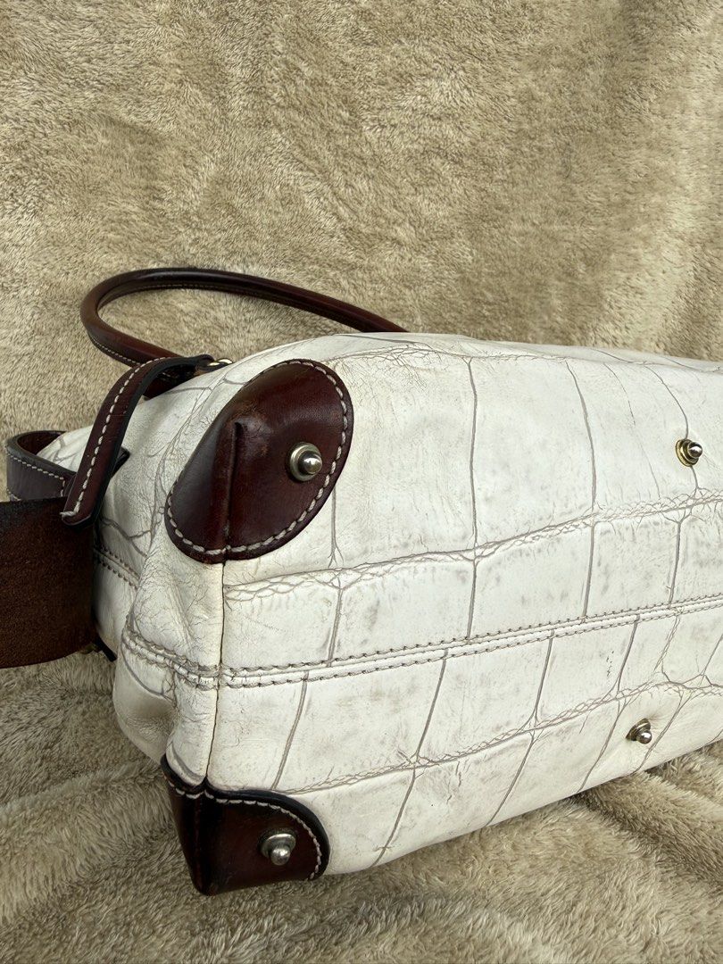 Dooney and Bourke Satchel croc-embossed bag (Category: Shoulder Bags) located in Bocaue. Submitted by quickfish.3fde35 (Listing ID 1467462242, Image 3). Description: With signs of use Check pictures for details Price is negotiable.