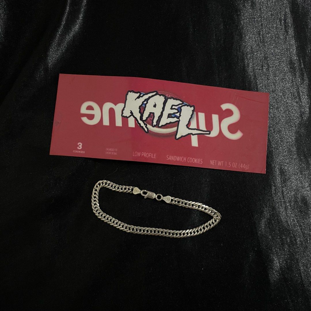 Double Barb 925 Silver Bracelet (Category: Bracelets) located in Marikina City. Submitted by icecoldstrategy. (Listing ID 1467534125, Image 1). Description: for sale double barb 925 silver bracelet • haba - 8 inches • good condition Kindly double check the photos, thanks. Di ko na maalala kung 4 or 5 mm sya haha basta hindi sya sobrang laki at hindi rin sobrang liit. Tamang tama lang laki nya. Php • 1,200 only Location : Parang, Marikina City Lal