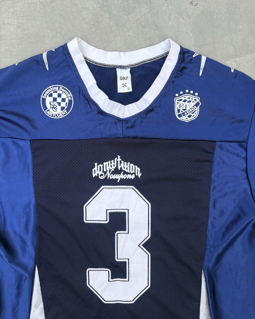 Downtown Weekend Jersey Shirt (Category: Tshirts & Polo Shirts ) located in Calamba. Submitted by lyrons.wardrobe (Listing ID 1467378409, Image 2). Description: Dimes: 22.5x27 Flaw: sign of usage (see last pic).