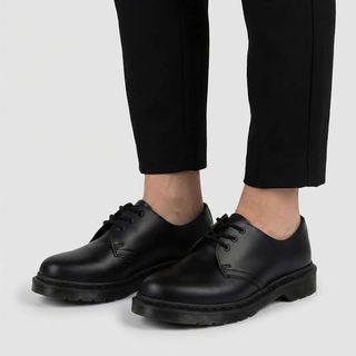 (Category: ) located in . Submitted by whowearsstreetwear (Listing ID 1467558076, Image 1). Description: .