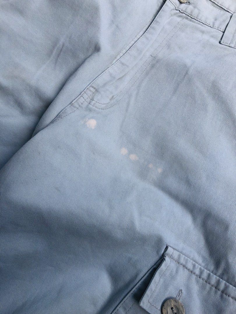 Dunhill Cargo Baggy Pants (Category: Jeans) located in Angeles City. Submitted by wwdrip (Listing ID 1467513000, Image 3). Description: DUMHILL CARGO PANTS♻️ waist : 34-36 length : 40 leg open : 9.5 color rate : 9/10 | excellent issue : minimal bleach stain | check details ₱350.