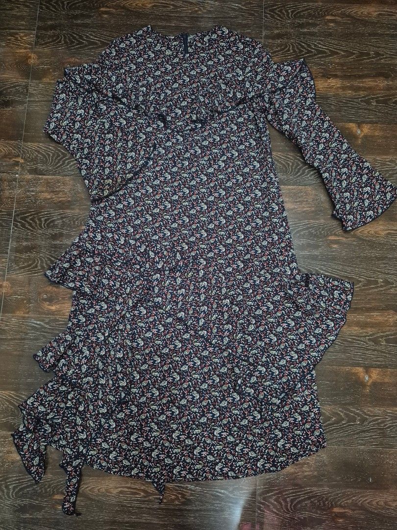 D'zzit Premium Dress (Category: Dresses) located in Santa Cruz. Submitted by deenem (Listing ID 1467367550, Image 2). Description: Like New😍👌 No flaws👌 XS on Tag Can fit XS-S Asian (Measurements laid flat in inches) Bust:17.5 Waist: 18 Armhole:8.5 Lenght: 43.