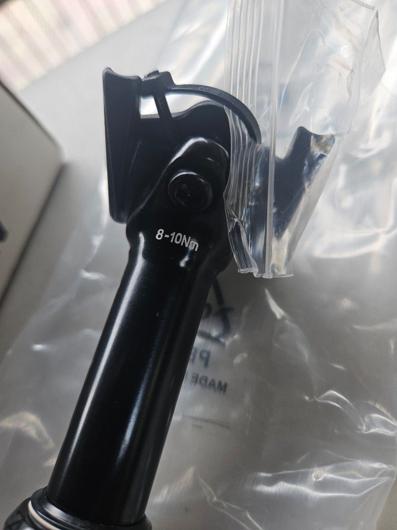 Easton AX 27.2 Dropper Post (350mm) (Category: Bicycles) located in Quezon City. Submitted by fliptongz (Listing ID 1467372228, Image 2). Description: Brandnew Easton AX 27.2 Dropper Post! = Php 7,500.00 Travel: 50mm Length: 350mm Diameter: 27.2mm - FINISH: BLACK ANO - WEIGHT: 350mm - 400g - HEAD OFFSET: 0mm - MATERIAL: EA70 ALLOY - Compatible with both drop bar-optimized levers and drop bar-compatible shifters. * Compatibility is buyer's respons