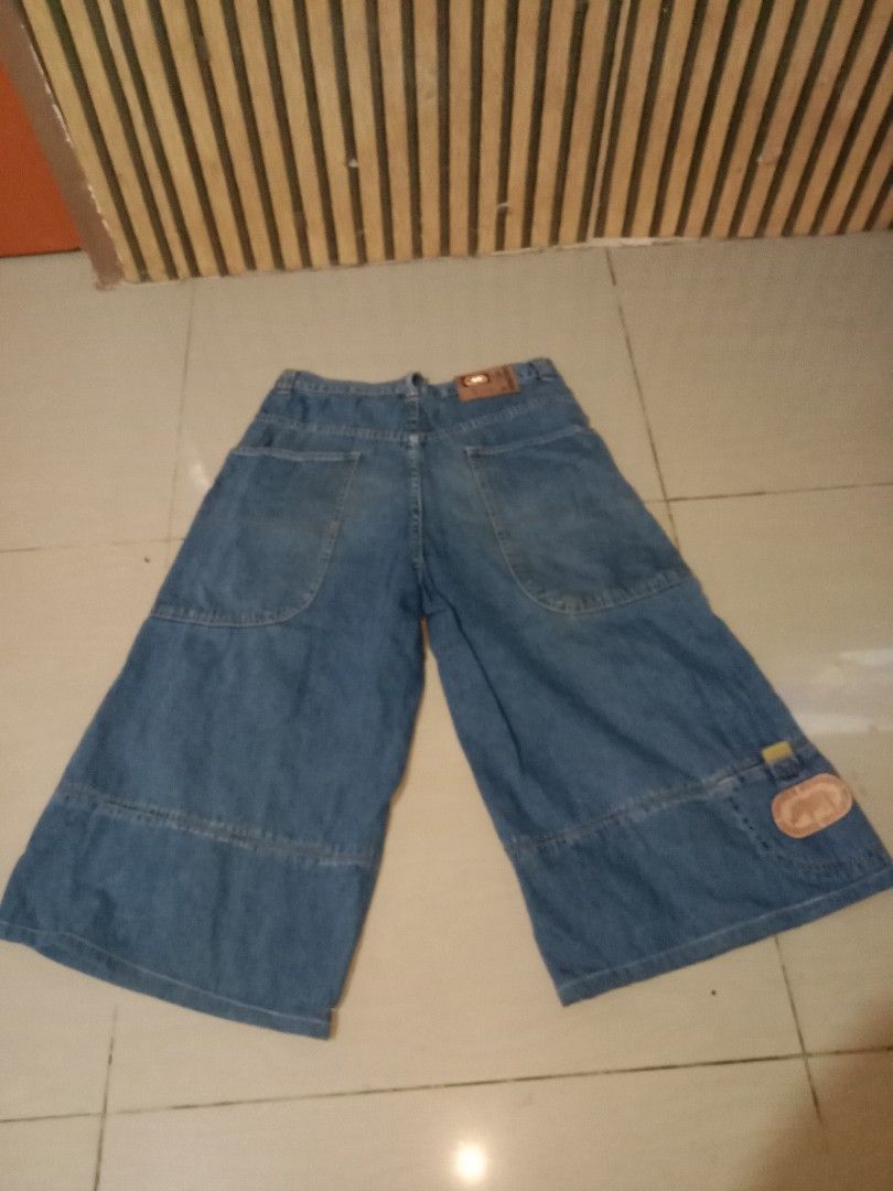 Ecko Long Jorts Y2k (Category: Shorts) located in Cavite. Submitted by kabiteboy (Listing ID 1467379667, Image 2). Description: ecko Long jorts size 32 on tag need wash due to stock 550 plus sf.