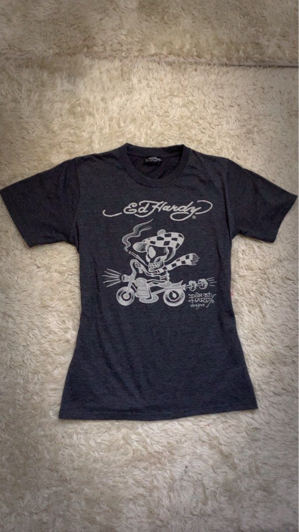 Ed hardy (Category: Tshirts & Polo Shirts ) located in Aloran. Submitted by cowskin_927 (Listing ID 1467595048, Image 1). Description: Ed edhardy Good as new Size small medium .