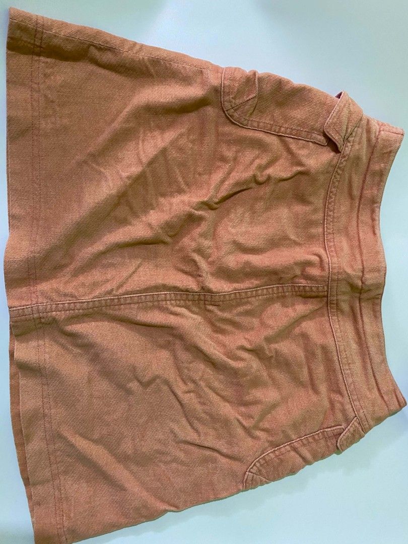ELLE Mini Skirt (Category: Skirts) located in Koronadal. Submitted by zxckeeeny_ (Listing ID 1467396847, Image 2). Description: Elle - pink ‎W - 28-29 ‎L - 17.5 ‎actual color pink 9.2/10.