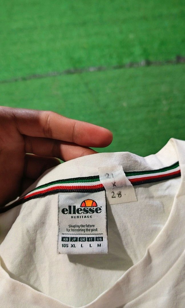 ELLESSE COTTON SLEEVELESS MEN (Category: Tshirts & Polo Shirts ) located in General Santos City (Dadiangas). Submitted by danzdindin01 (Listing ID 1467546515, Image 2). Description: Legit Large men Excellent No issue.