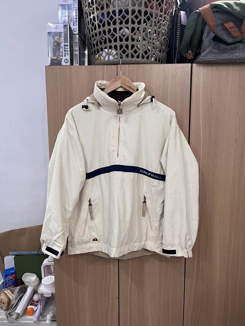 Ellesse Halfball Jacket (Category: Coats, Jackets and Outerwear) located in Mandaluyong City. Submitted by tatin_abad07 (Listing ID 1467549394, Image 1). Description: Ellesse Halfball Medium, 21x27 Condition: 9.5/10 Need wash ₱480.00.