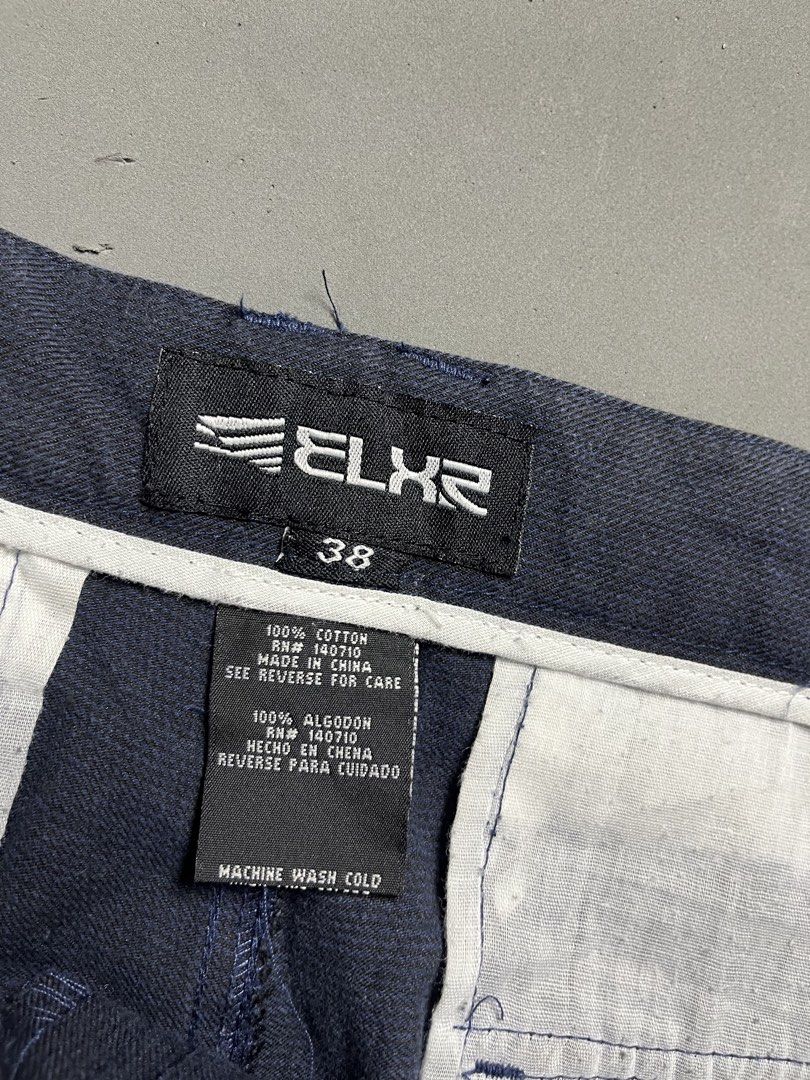 ELXR WALKSHORT (Category: Shorts) located in Quezon City. Submitted by kentstuff (Listing ID 1467520278, Image 3). Description: ELXR Waist: 40 Length: 23.5 Leg opening: 12 Condition: Excellent CR: 9/10 Issue: ❌ DISCLAIMER: This is a thrifted item. All brands, logos, and trademarks belong to their rightful owners. We’re here to rehome great pieces — no brand affiliation intended.