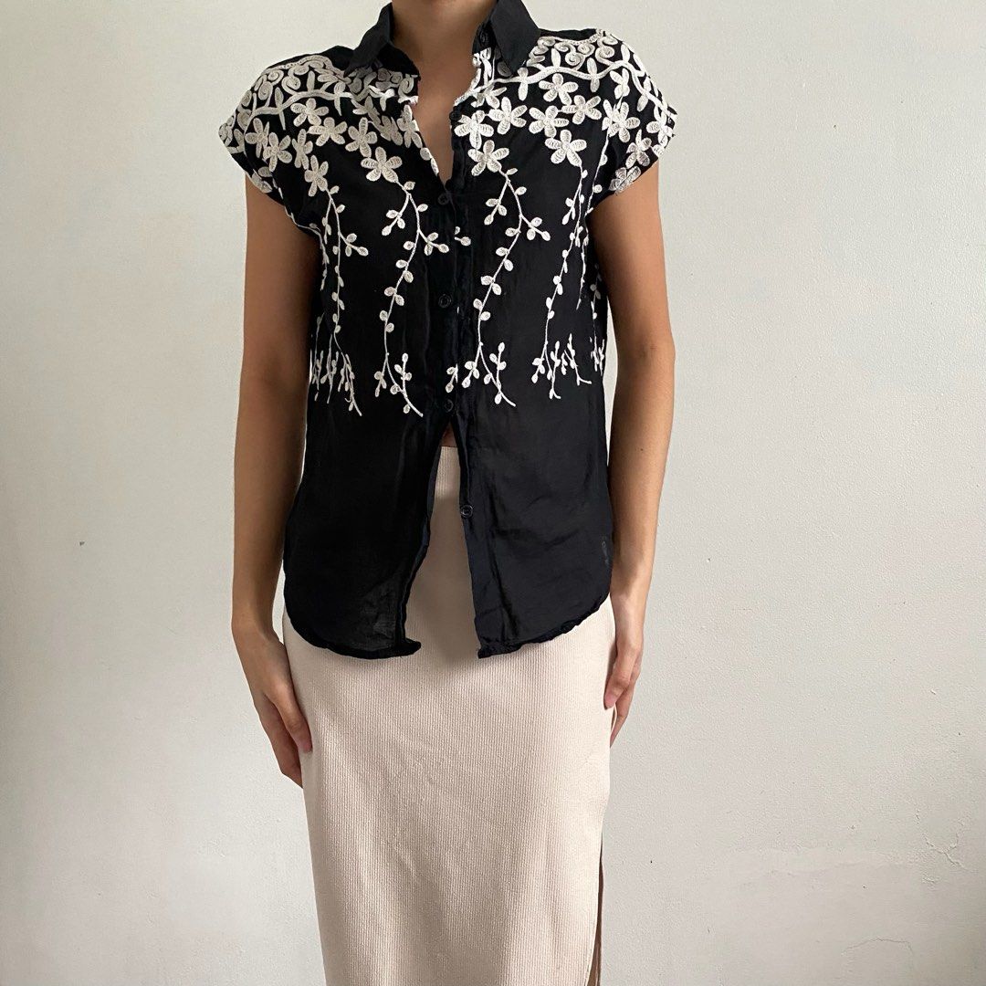 Embroidered top (Category: Blouses) located in Tarlac. Submitted by luv__vintage (Listing ID 1467473822, Image 1). Description: .