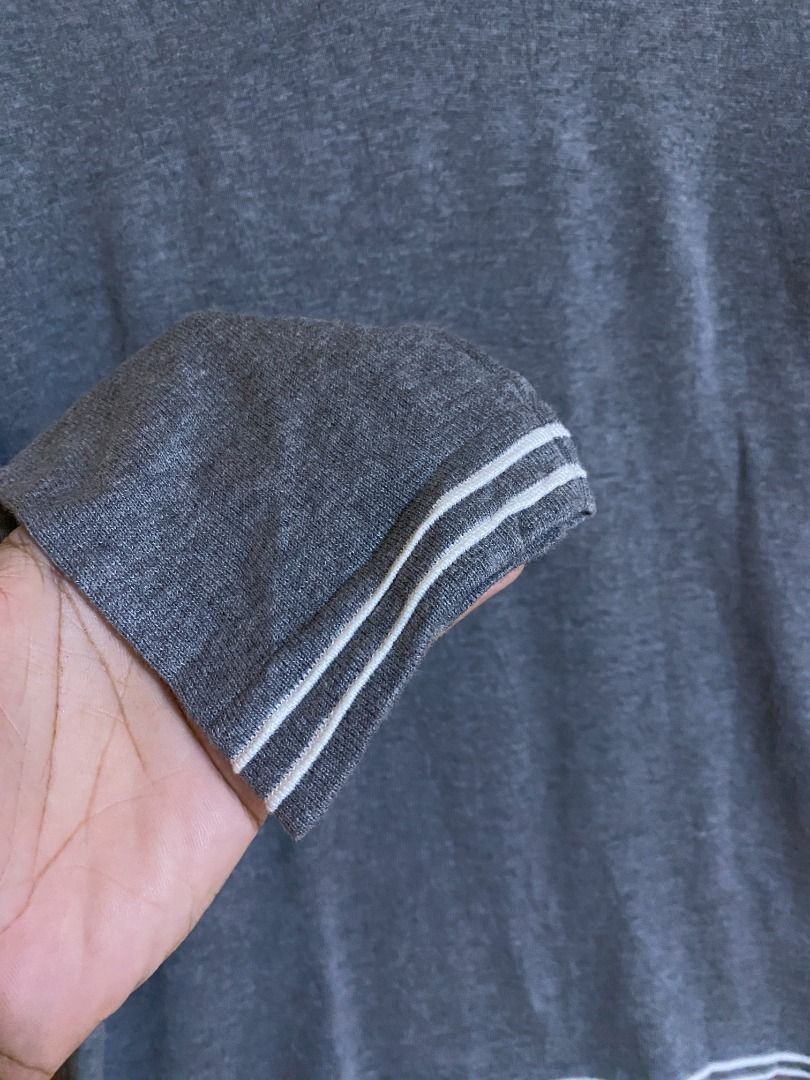 Esprit Tipped Knit Sweater (Category: Tshirts & Polo Shirts ) located in Cadiz. Submitted by thespotcdz (Listing ID 1467403009, Image 3). Description: Medium Width 19.5" Length 27" Good as new.