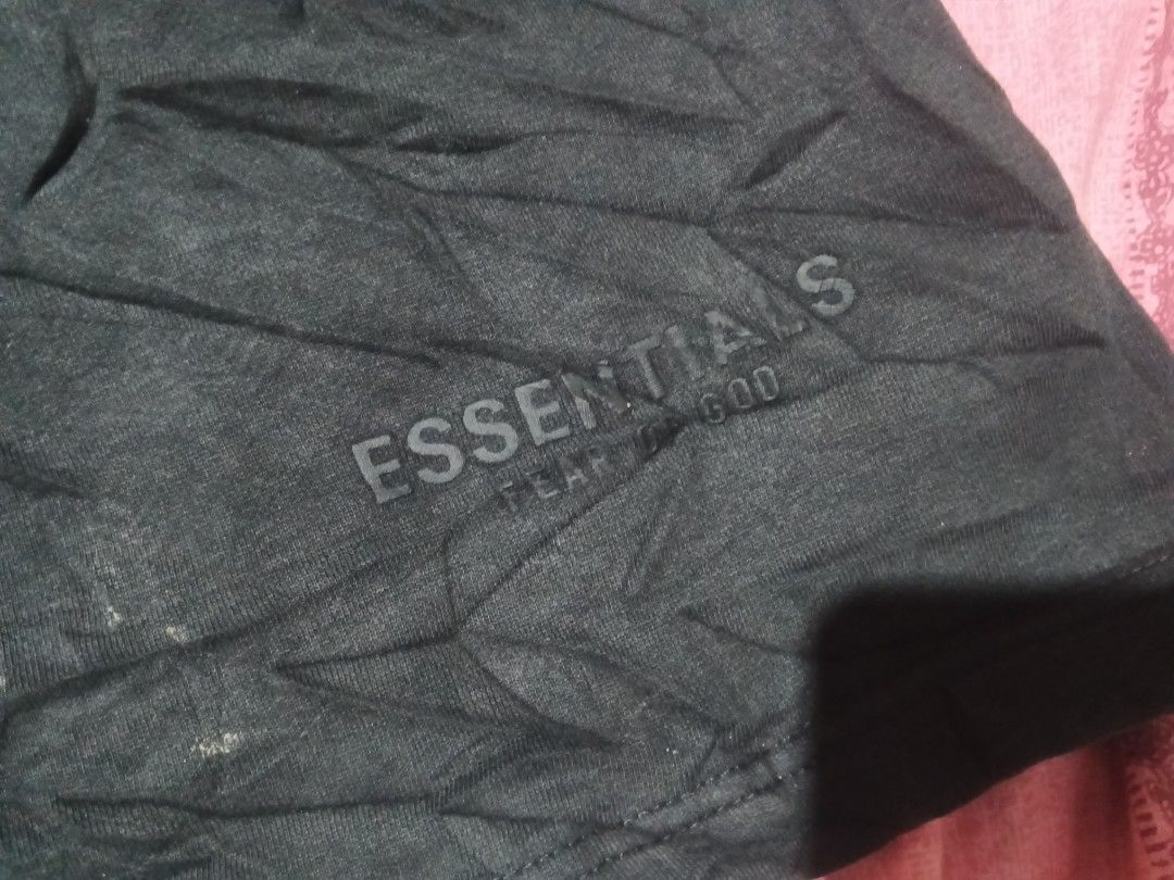 essentials cotton short (Category: Activewear) located in Isabel. Submitted by nieljun112187 (Listing ID 1467374848, Image 3). Description: essentials cotton short width 30to32 length 18 leg open 13 colorate 9 no issue need wash.