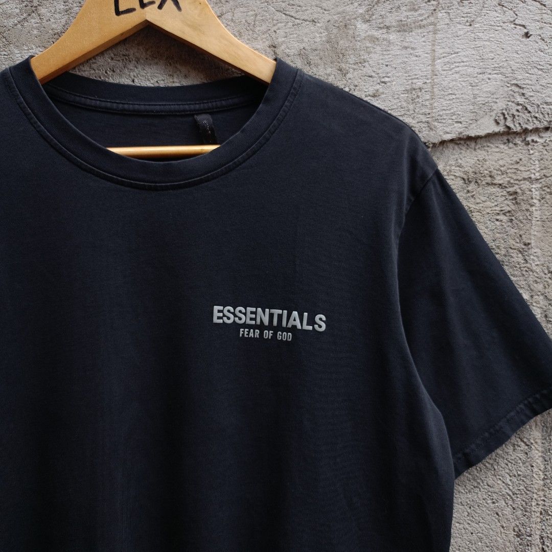 ESSENTIALS REFLECTORIZE BLACK TEE (Category: Formal Shirts) located in Koronadal. Submitted by thriflex.29 (Listing ID 1467478003, Image 3). Description: E*SENTIALS REFLECTORIZE BLACK TEE Size: Medium Measurements: Width 21 Length 27 Condition: 9/10 - Excellent Colorate: 9.2/10 No Issue Mine: 450.