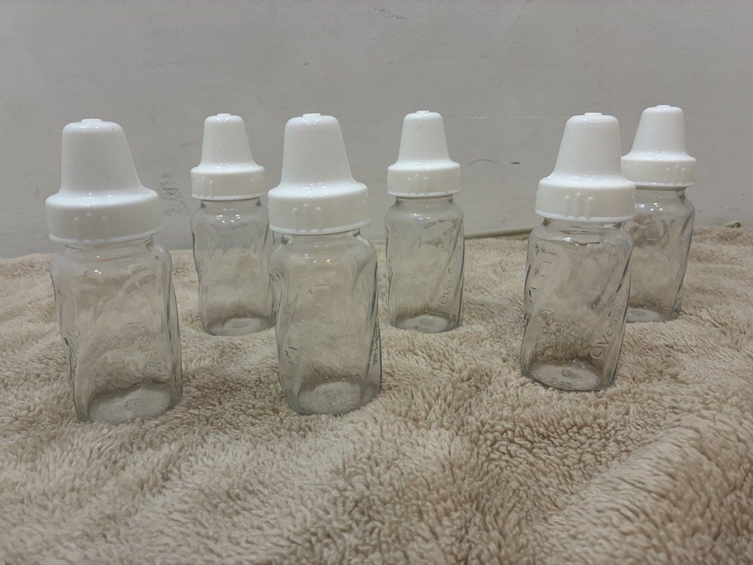 Like New Evenflo Glass Bottles 4oz (Category: Breastfeeding & Bottle Feeding) located in Paranaque City. Submitted by mamamimomu (Listing ID 1467388319, Image 1). Description: Never been used Rfs: Decluttering The Evenflo Feeding Classic Bottle delivers an iconic, classic design. This baby bottle is lightweight and easy-to-hold, making feeding time comfortable for both you and your baby. The included Classic Slow Flow Nipples are 100% silicone an