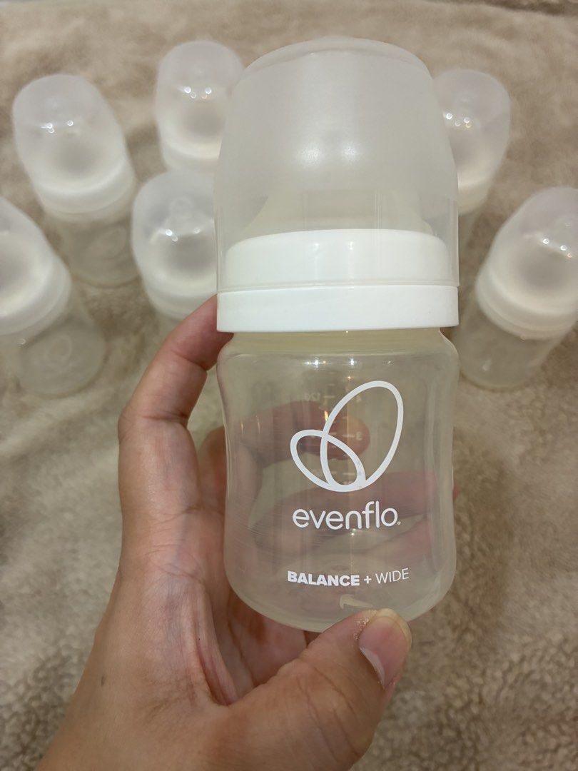 Like New Evenflo Plastic milk bottles 4oz (Category: Breastfeeding & Bottle Feeding) located in Paranaque City. Submitted by mamamimomu (Listing ID 1467388807, Image 2). Description: Never been used, no issue Rfs: Decluttering Balanced and Wide milk bottle range Unique, naturally-sloped nipple promotes a healthy wide latch 1-piece integrated venting helps prevent colic, gas, and fussiness A slower flow rate for calm, gulp-free feeding Developed w