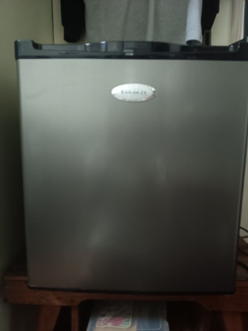 EVEREST SMALL REFRIGERATOR (Category: Refrigerators and Freezers) located in Manila. Submitted by nurseraketera06 (Listing ID 1467422100, Image 1). Description: FOR SURE BUYERS ONLY!!! STILL IN GOOD CONDITION COLOR: GRAY MEASUREMENTS: LENGTH : 19 in x WIDTH: 17 in LENGTH: 43 cm x WIDTH 48 cm No refund, No return, No exchange since we do item check shipping fee will shoulder by the buyer LOC? QC BASED reason for selling? not using anymore mode of 