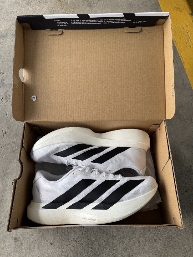 EVO SL (Category: Sneakers) located in Mandaluyong City. Submitted by kurorokun (Listing ID 1467477860, Image 1). Description: Evo SL Size 9 Used 3x (Walking only) Complete 4500 Cavite Area.