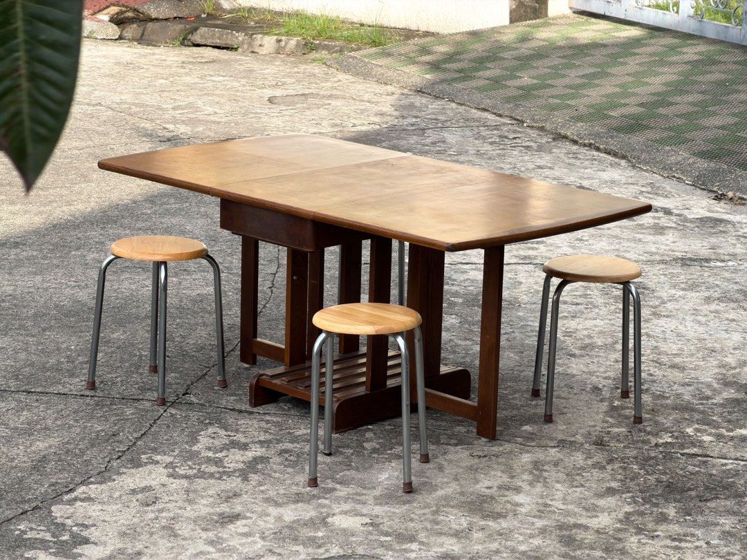 Extendable Wooden Dining Table (Category: Tables & Sets) located in Bulacan. Submitted by rock_off.thriftshop.ph (Listing ID 1467414973, Image 3). Description: .