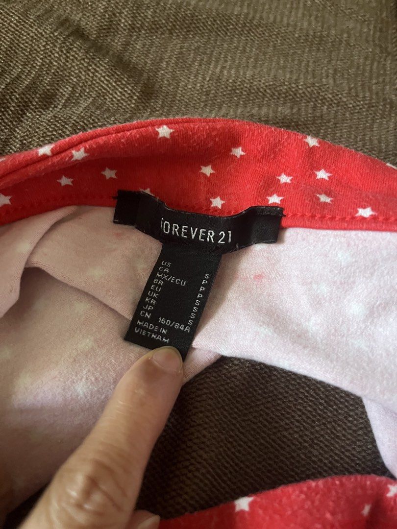 F21 polka dots crop top (Category: Sleeveless) located in Paranaque City. Submitted by colsness (Listing ID 1467472838, Image 3). Description: Never used Forever stored in the cabinet Rfs : can’t use anymore.