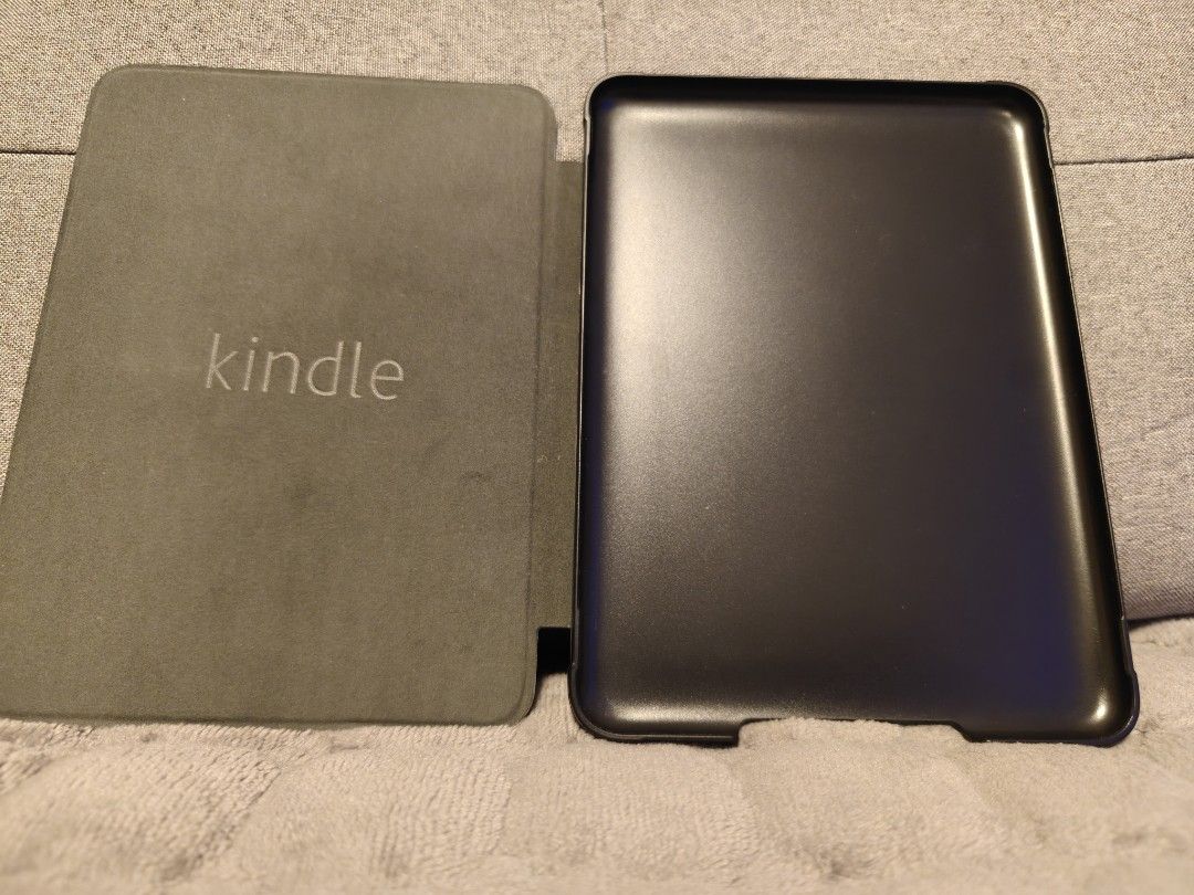 Fabric Slim Case for Kindle Paperwhite 12th Gen (Category: Cases & Sleeves) located in Pasig City. Submitted by phonefanatic (Listing ID 1467490454, Image 3). Description: Fabric Slim Case for Kindle Paperwhite 12th Gen With Auto On (open) and Off (closed).