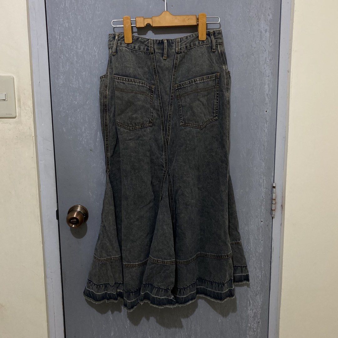 Faded Blown Long Denim Skirt (Category: Skirts) located in Quezon City. Submitted by lovelylittlepreloves (Listing ID 1467402709, Image 3). Description: .