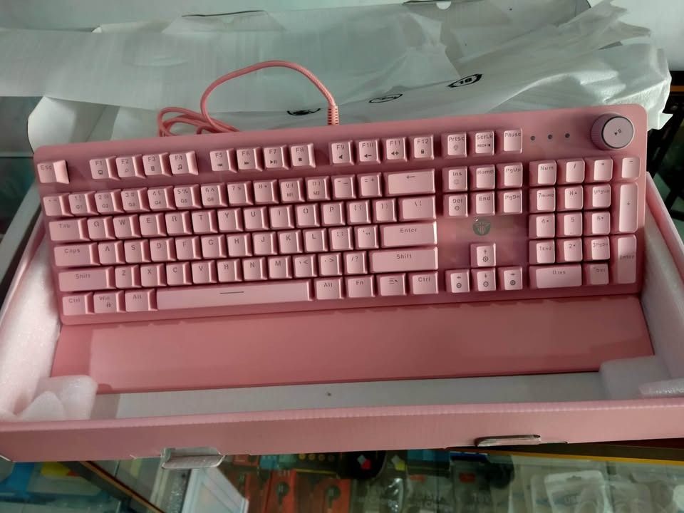 FANTECH MK853 MAXPOWER MECHANICAL KEYBOARD SAKURA EDITION (Category: Computer Keyboard) located in Caloocan City. Submitted by zealdeer.25c091 (Listing ID 1467431609, Image 1). Description: MECHANICAL KEYBOARD Total Keys: 104 Multimedia Keys: 12 Anti-ghosting: Full keys Illumination: RGB Gradient – 22 modes Top Material: Metal Keycaps: Double-injection Core Construction: ABS Plastic Wrist-rest: Yes Polling Rate: 1000Hz Switch Lifetime: 50 million