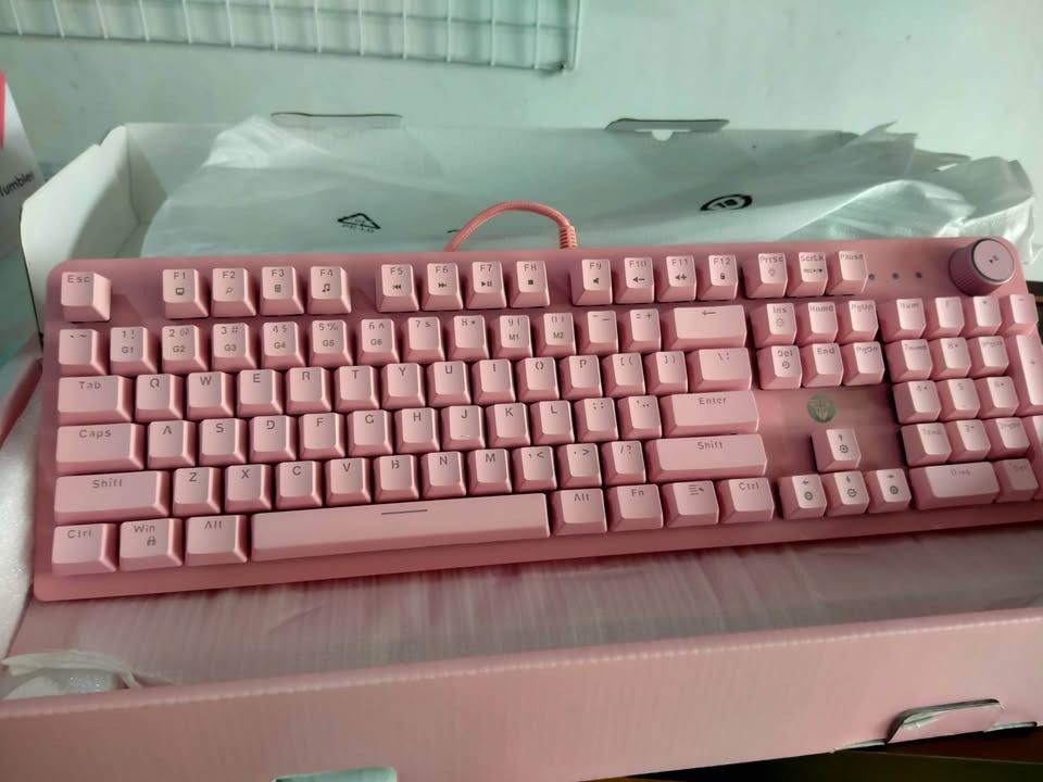 FANTECH MK853 MAXPOWER MECHANICAL KEYBOARD SAKURA EDITION (Category: Computer Keyboard) located in Caloocan City. Submitted by zealdeer.25c091 (Listing ID 1467431609, Image 2). Description: MECHANICAL KEYBOARD Total Keys: 104 Multimedia Keys: 12 Anti-ghosting: Full keys Illumination: RGB Gradient – 22 modes Top Material: Metal Keycaps: Double-injection Core Construction: ABS Plastic Wrist-rest: Yes Polling Rate: 1000Hz Switch Lifetime: 50 million