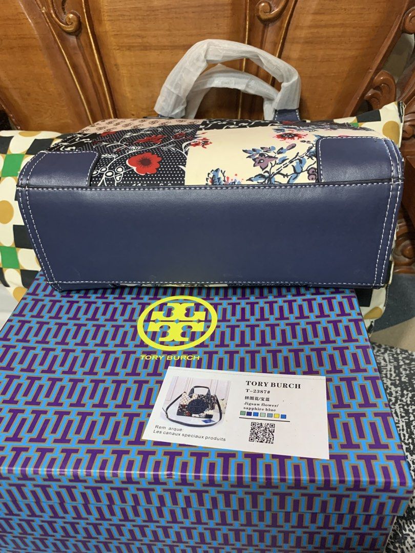 Fashion sling/handbag (Category: Shoulder Bags) located in General Trias. Submitted by vpshoppe (Listing ID 1467601836, Image 3). Description: Fashion 2 way bag (sling bag,handbag) very good quality floral design brandnew .