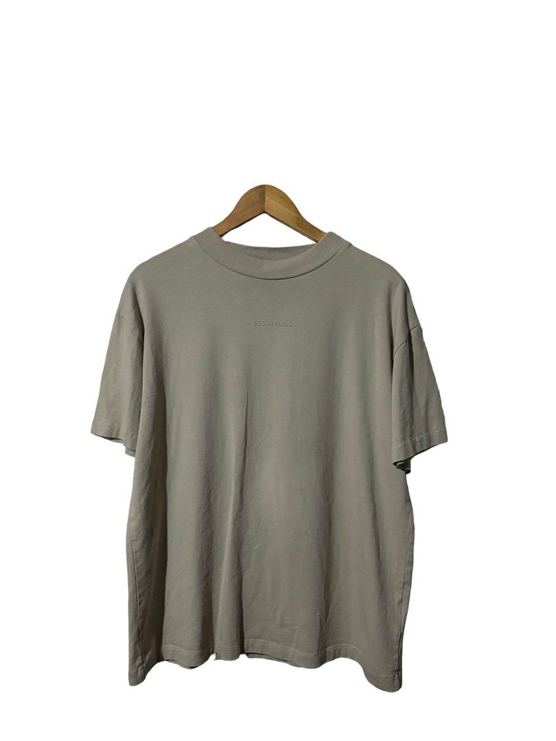 Fear of God Essentials Tee Core Header (Category: Tshirts & Polo Shirts ) located in Calasiao. Submitted by used_goodies222 (Listing ID 1467601448, Image 1). Description: 23*28 Authentic Single stitch Black Tag Rare piece.