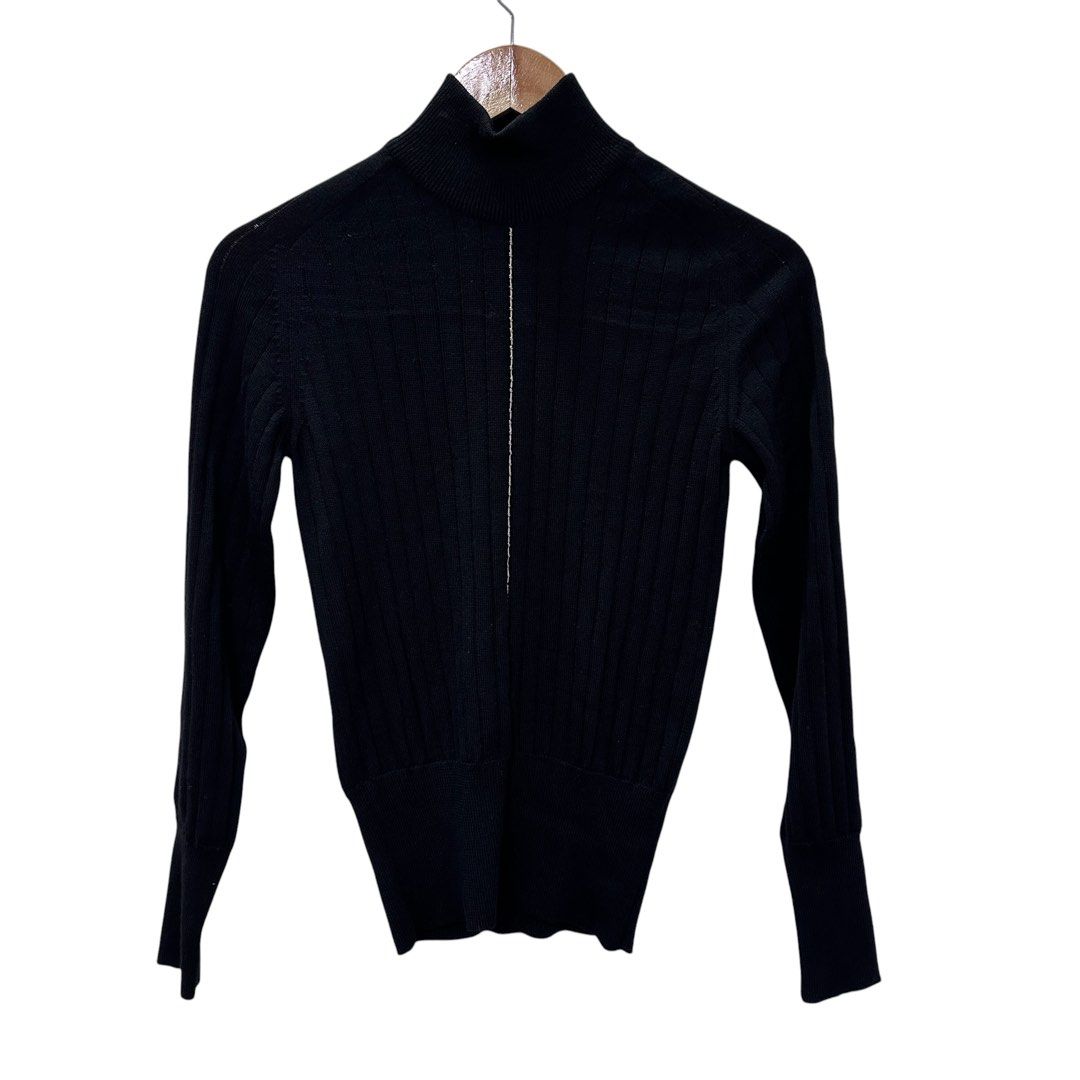 FENDI | Vintage Knit Sweater (Category: Coats, Jackets and Outerwear) located in Lapu Lapu. Submitted by nervecloset (Listing ID 1467447958, Image 1). Description: FENDI | Vintage Knit Sweater size 40 on tag Made in Italy Excellent condition 2850 + sf.