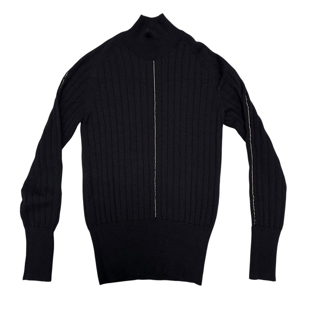 FENDI | Vintage Knit Sweater (Category: Coats, Jackets and Outerwear) located in Lapu Lapu. Submitted by nervecloset (Listing ID 1467447958, Image 2). Description: FENDI | Vintage Knit Sweater size 40 on tag Made in Italy Excellent condition 2850 + sf.