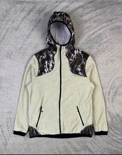 (Category: ) located in . Submitted by mixbrandclothing (Listing ID 1467462829, Image 1). Description: .