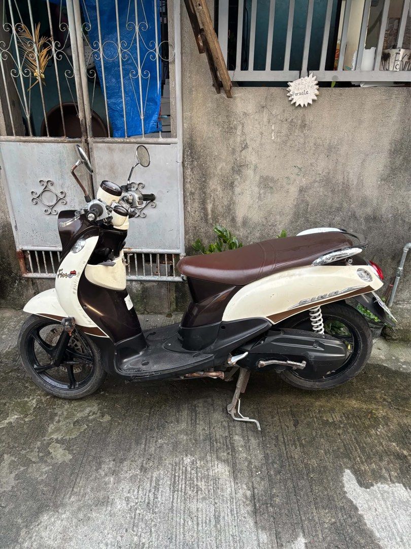 Fino Dual Gauge (Category: Motorbikes for Sale) located in Manila. Submitted by morssette_17 (Listing ID 1467483267, Image 3). Description: 🏍️ FOR SALE – ORIG FINO (Dual Gauge) Allstock 1MB ✅ Complete Original Papers ✅ With IDs & Deed of Sale ✅ With LTO Plate ✅ All Lights Working ✅ Push Start & Kick Start Working ✅ Good Running Condition ✅ Long Drive Tested ✅ Allstock / Original 📌 Issue: May dents 🛣️ Long-drive tested — puwedeng pang-city ride