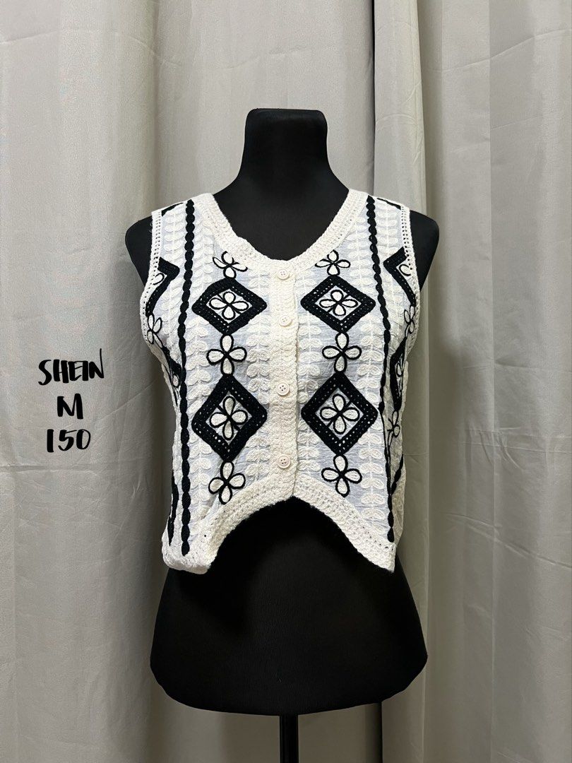 Floral crochet vest (Category: Sleeveless) located in Las Pinas. Submitted by jilanah (Listing ID 1467561071, Image 1). Description: .