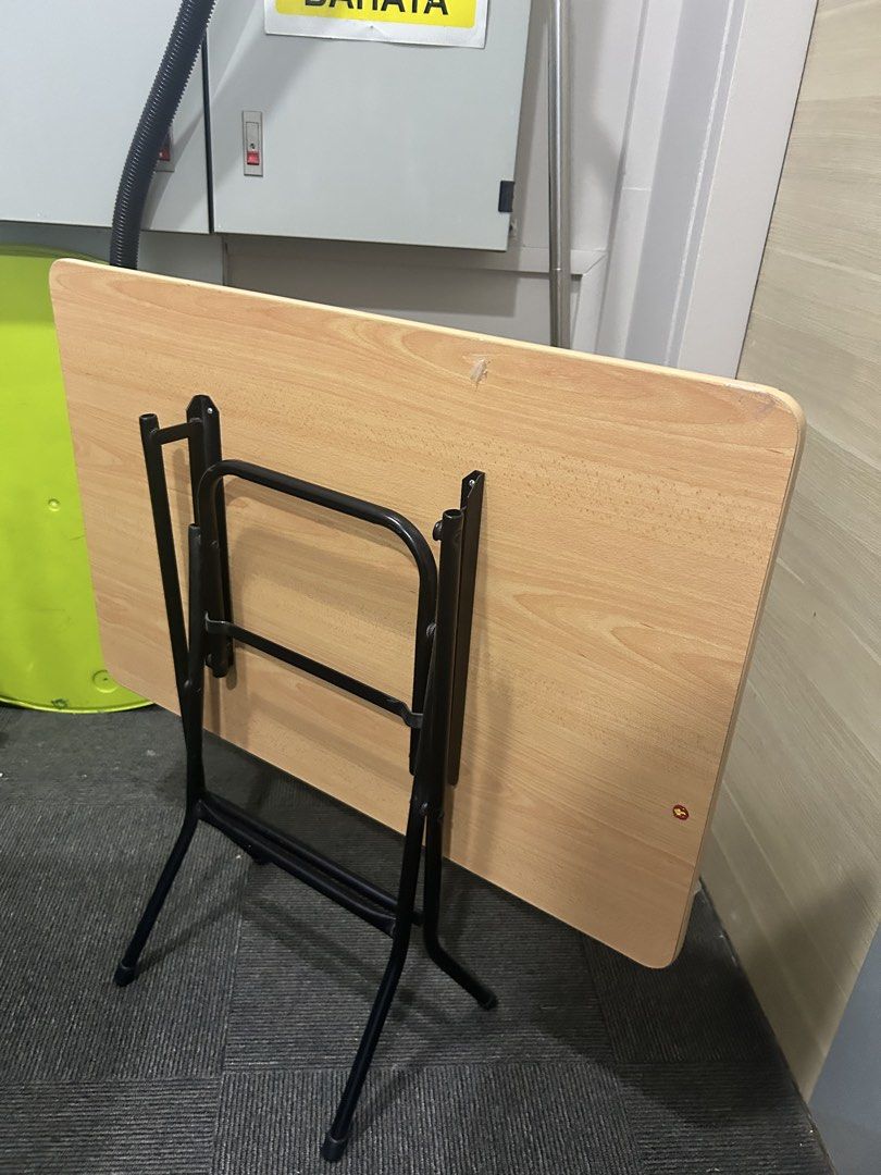 Foldable table (Category: Tables & Sets) located in Singapore. Submitted by jasseah (Listing ID 1467508289, Image 1). Description: Size is around 90x60cm, foldable and seldom use. Self pick up at safra Toa Payoh. .