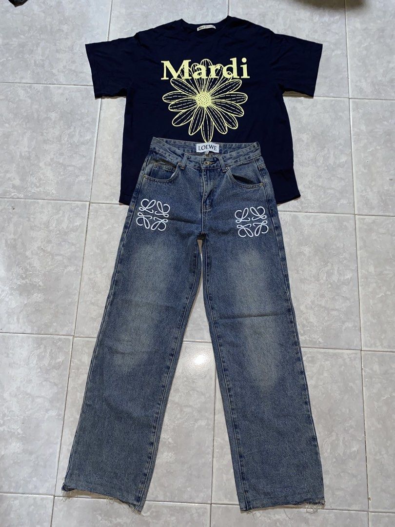 For Aspack Loewe x Mardi Mercredi (Category: Jeans) located in Dumaguete. Submitted by gearhuntph (Listing ID 1467476495, Image 2). Description: Aspack na para sayo Madam❗️ Tshirt fit Medium Width 21.5 Length 26.5 Denim Pants Actual Waistline 13.4 Fit to 24-26 Length 38.5 Thigh 11 Leg Opening 8.5 Dm❗️.