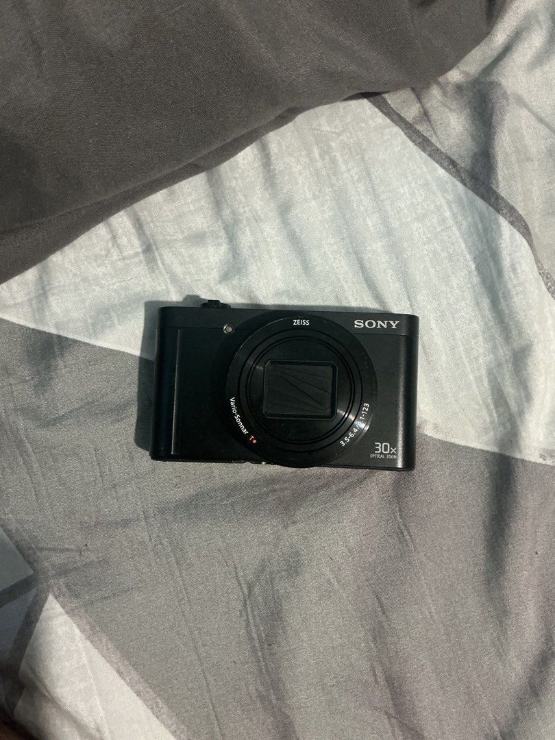 For parts! Fs sony wx500 (Category: Cameras) located in Manila. Submitted by freecat_22bb9f (Listing ID 1467363359, Image 1). Description: Issue : lcd clipping No power Inclusion : Charger Battery Sd card • Sensor: 18.2MP 1/2.3-type Exmor R CMOS sensor • • Lens: ZEISS Vario-Sonnar T* 30x optical zoom (24–720mm equivalent) • Image Processor: BIONZ X • • Display: 3.0-inch 180-degree tiltable TFT LCD • • Video: Full HD 1920 x 1080 up to 60p (support