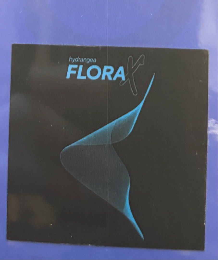 For Sale: Vole Flora X (Category: Racket and Ball Sports) located in Quezon City. Submitted by sharon.t.y (Listing ID 1467418616, Image 3). Description: Brand new and sealed With head cover included Metro Manila P8,000 (way below SRP!!).
