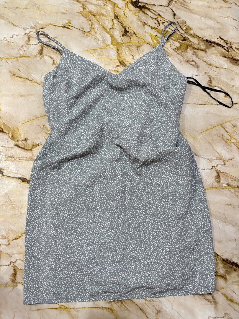 Forever21 dress (Category: Dresses) located in Burgos, Ilocos Norte. Submitted by carou11406 (Listing ID 1467394298, Image 1). Description: .