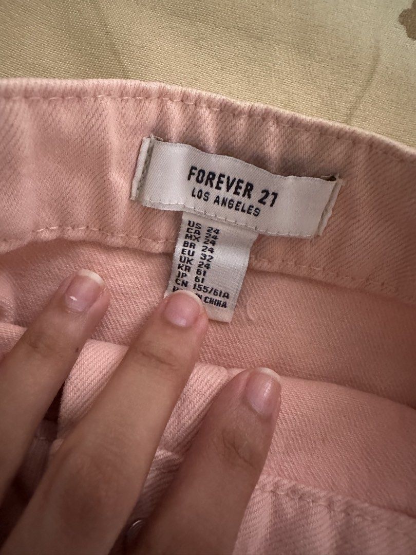 Forever 21 Mini Skirt (Category: Skirts) located in Cagayan de Oro. Submitted by zm1.declutter (Listing ID 1467431616, Image 3). Description: .